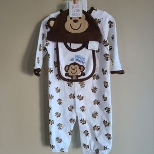 NWT 3 piece set including footless sleeper/romper, bib and hat